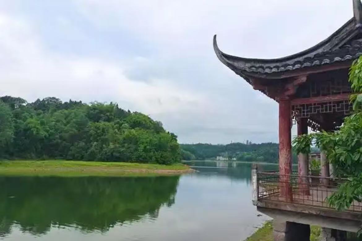 Cuiping Lake Water Conservancy Scenic Area